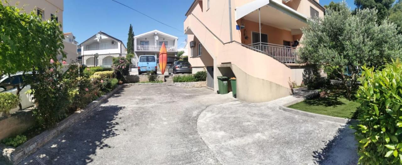 Near By Everything Vodice Buitenkant foto